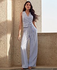Pleated Wide-Leg Pant carousel Product Image 4