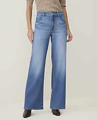 Petite Weekend Wide-Leg Jean carousel Product Image 2