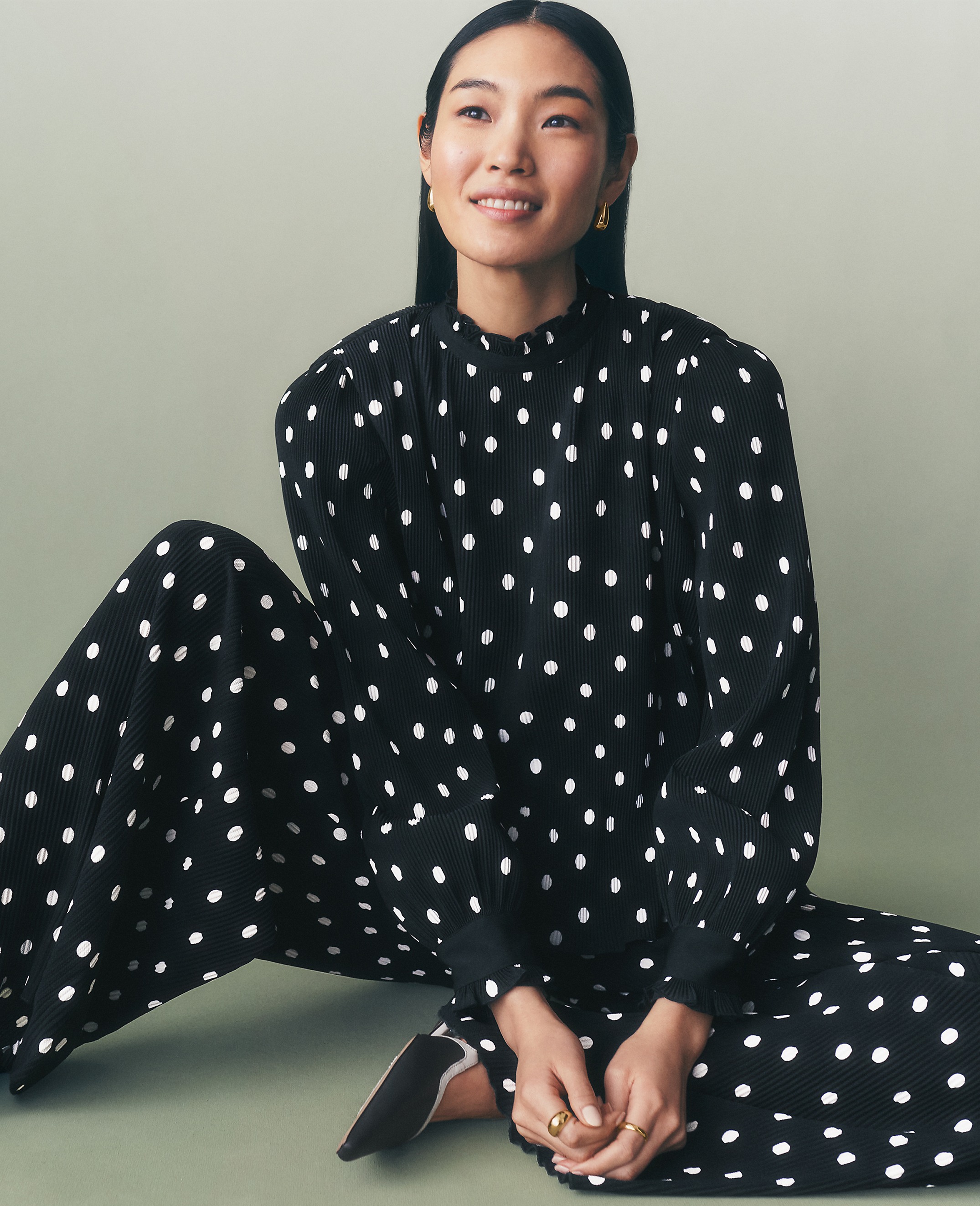 Dotted Ruffle Popover