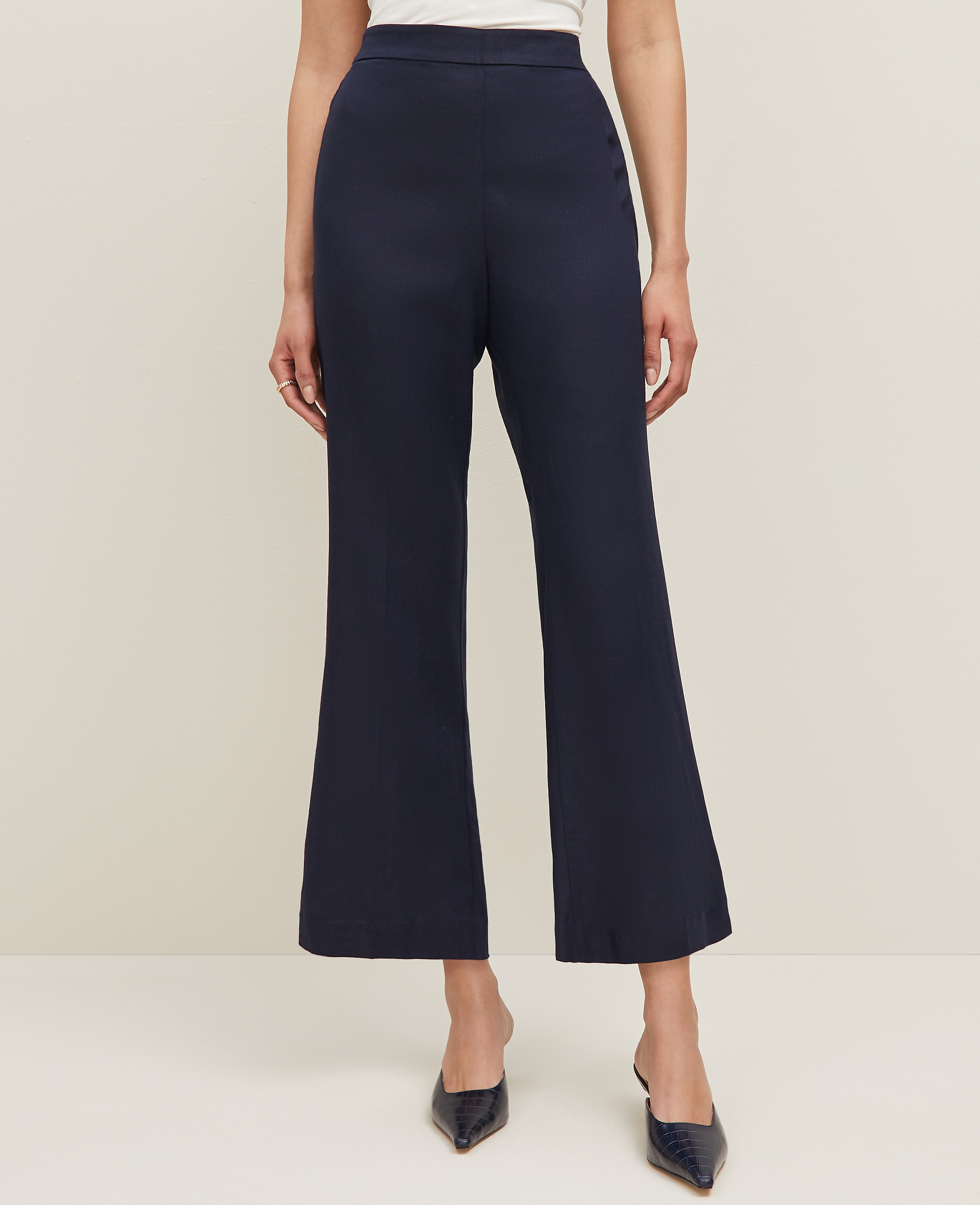 The Petite Flare Ankle Pant in Linen Blend &mdash; Curvy Fit