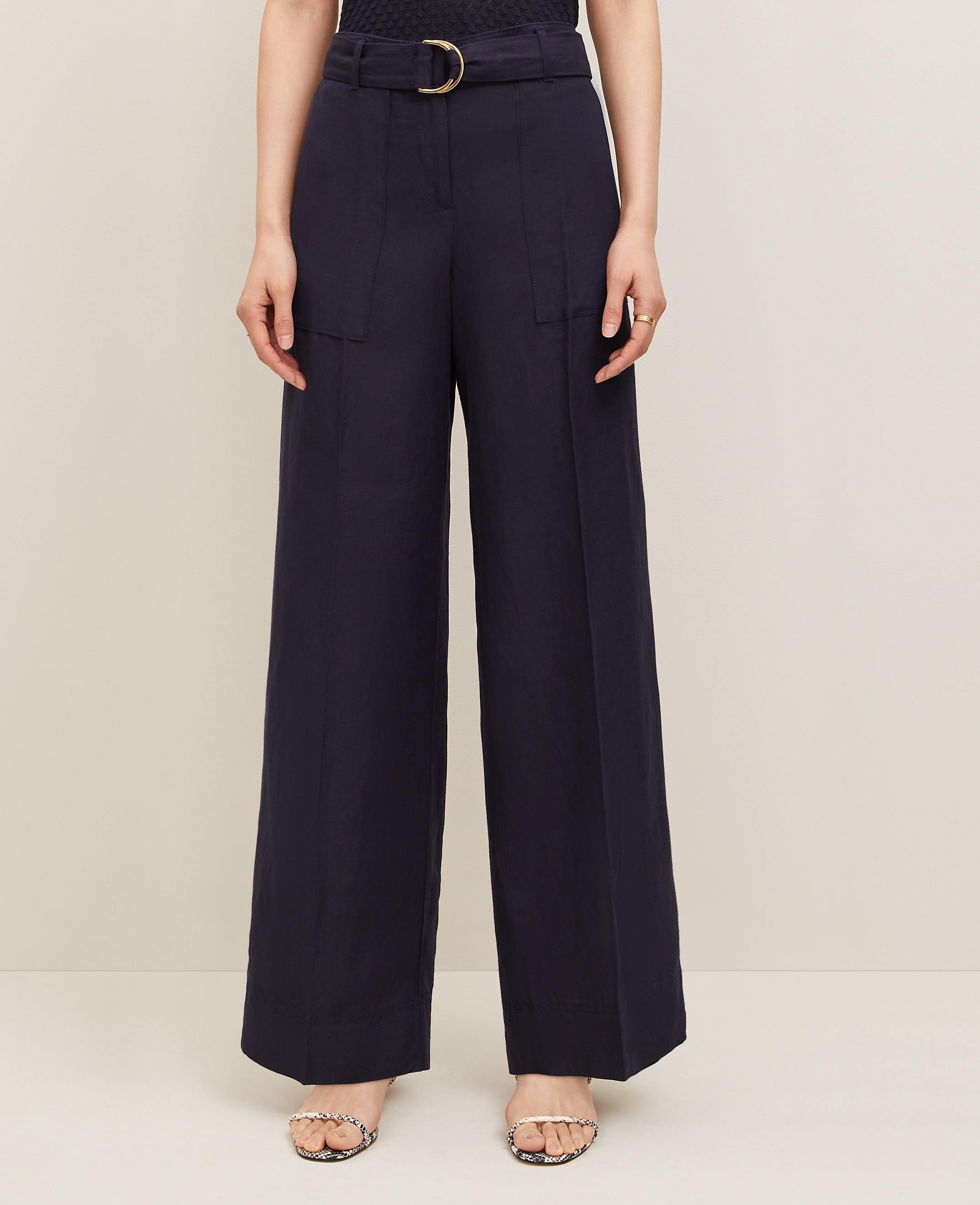 The Belted Wide-Leg Pant in Linen Blend &mdash; Curvy Fit