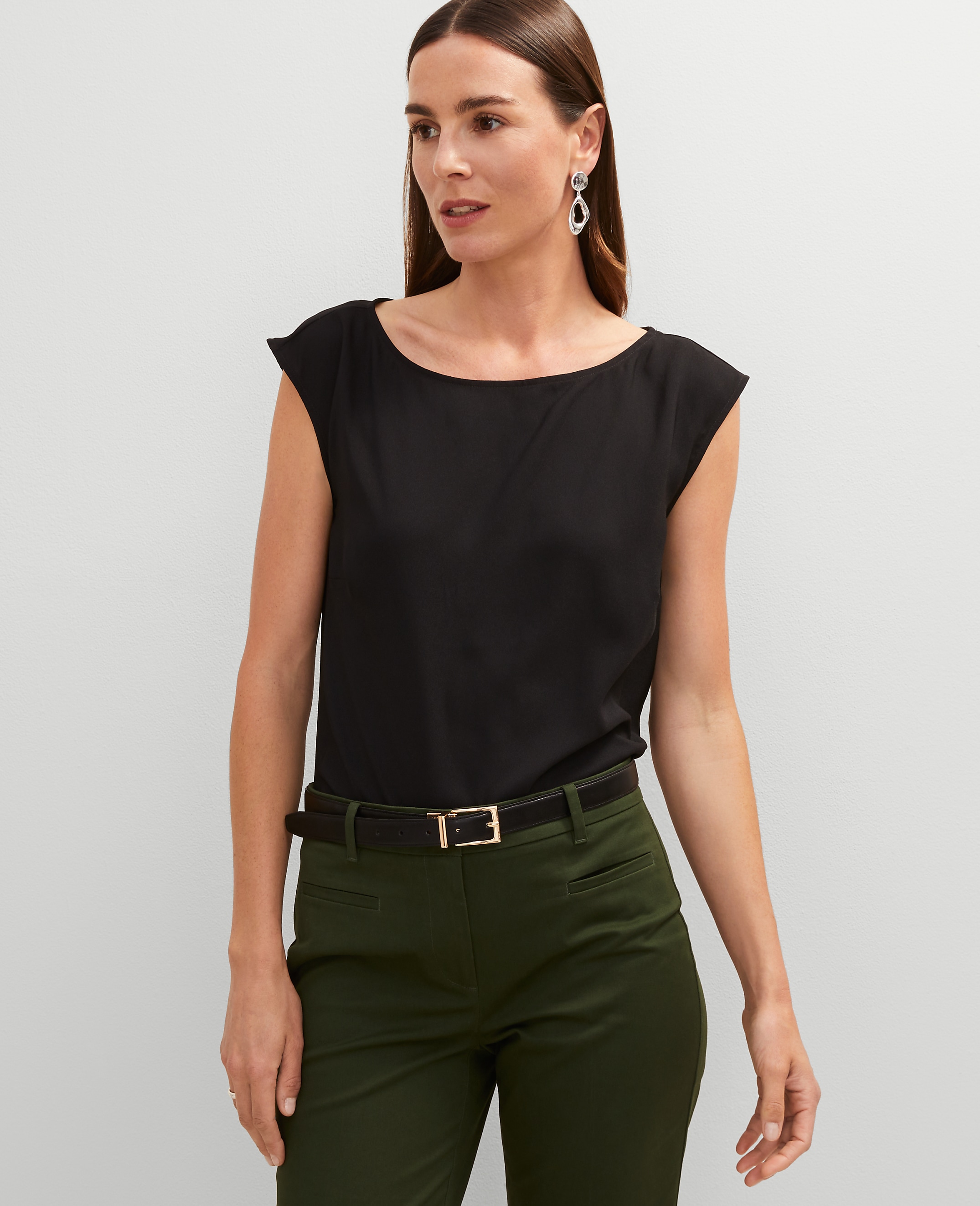 Sleeveless Crew Neck Top