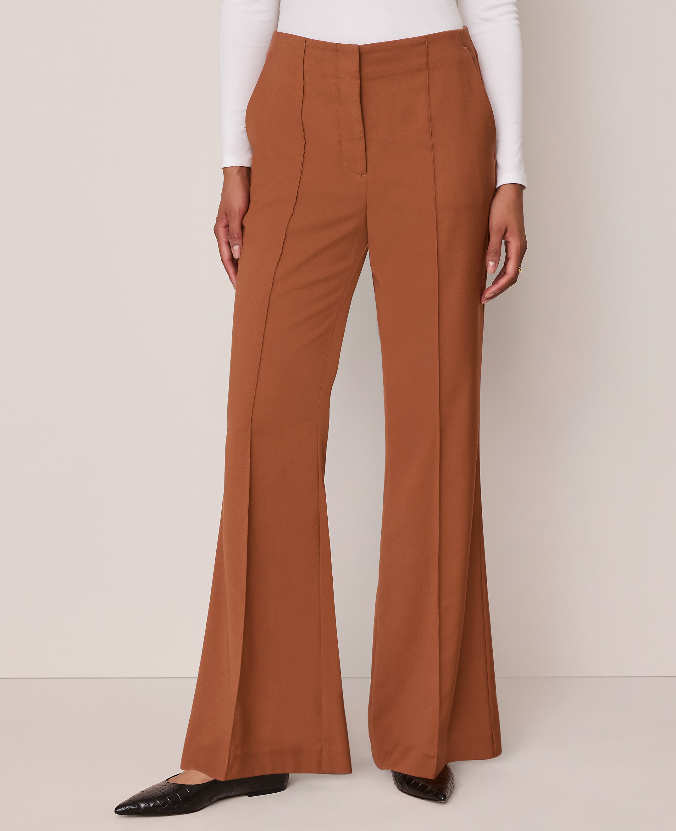 The Petite Margot Trouser &mdash; Curvy Fit