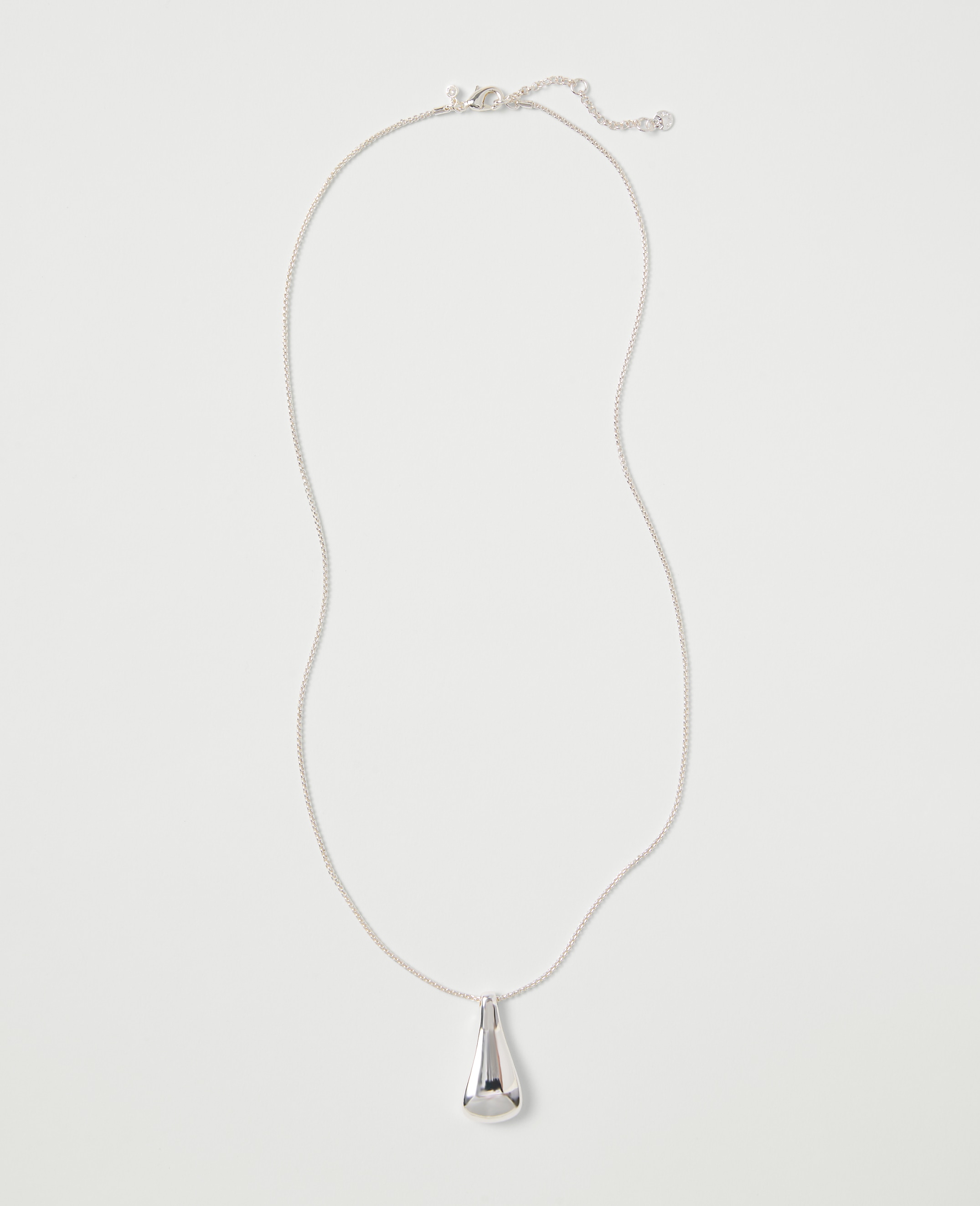 Metal Pendant Necklace