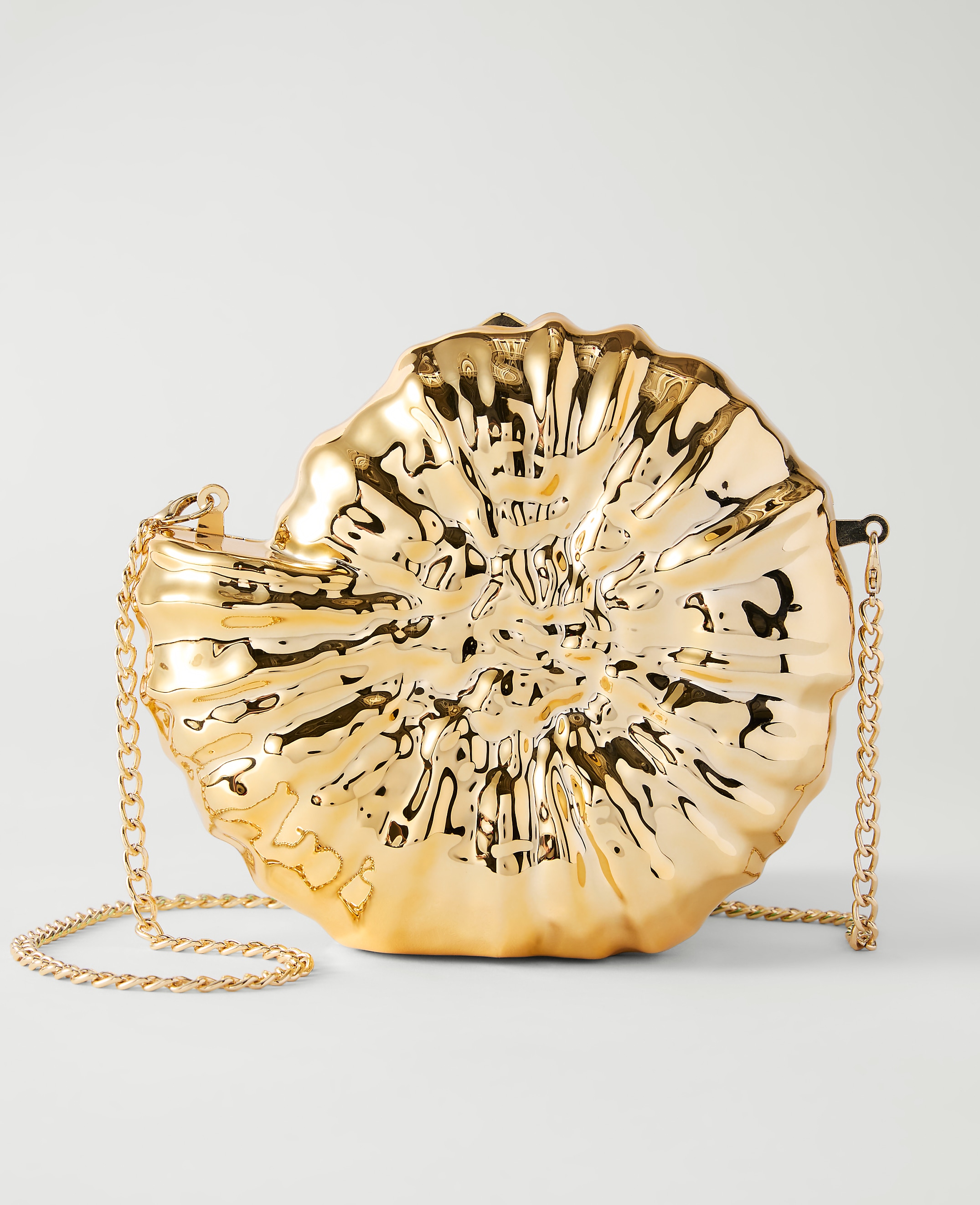 Metal Conch Clutch