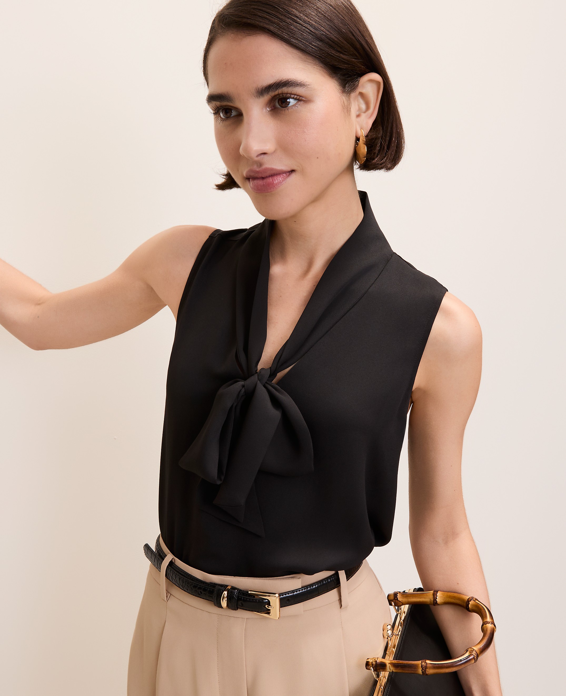 Bow Neck Shell