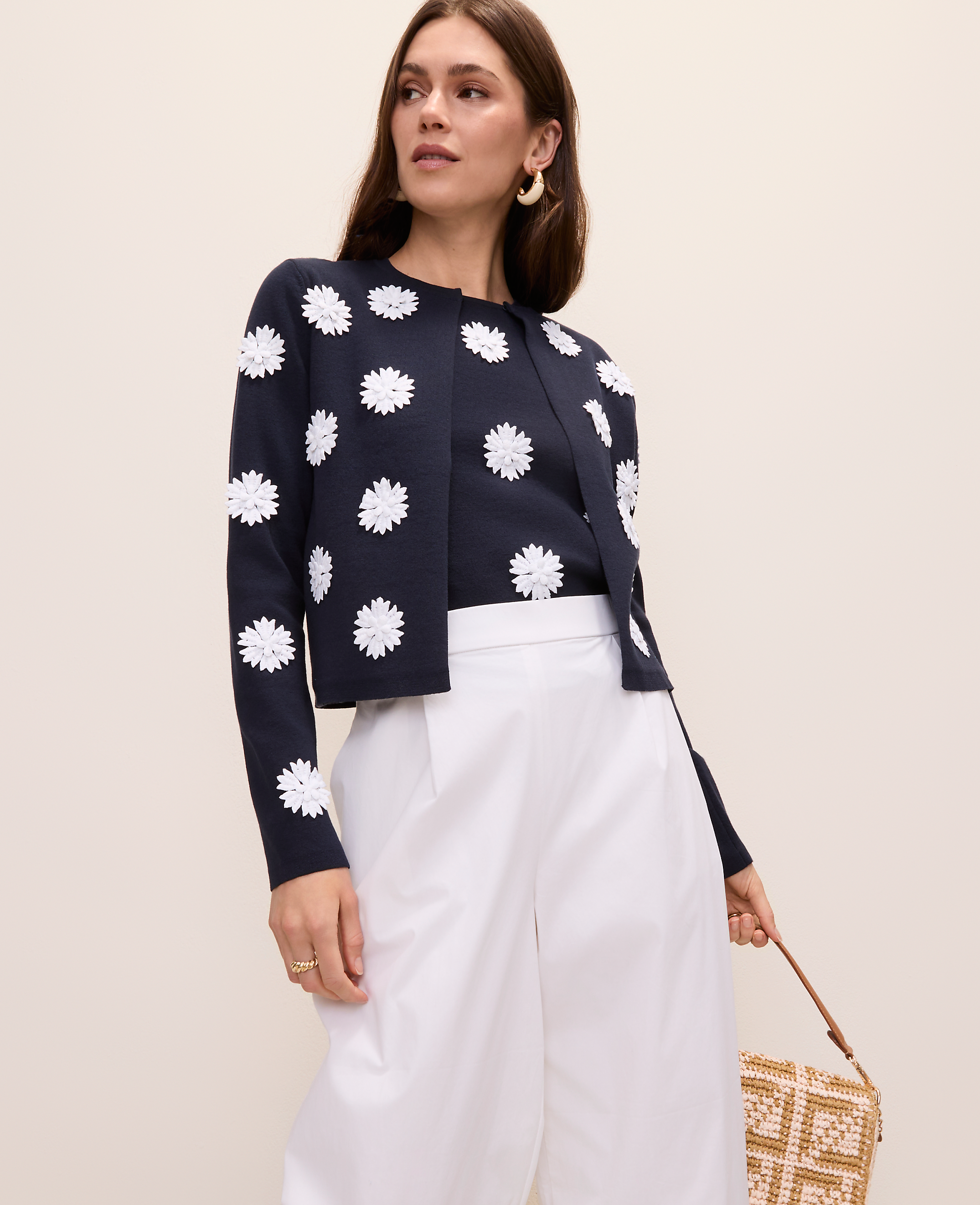 Floral Appliqu&eacute; Cardigan