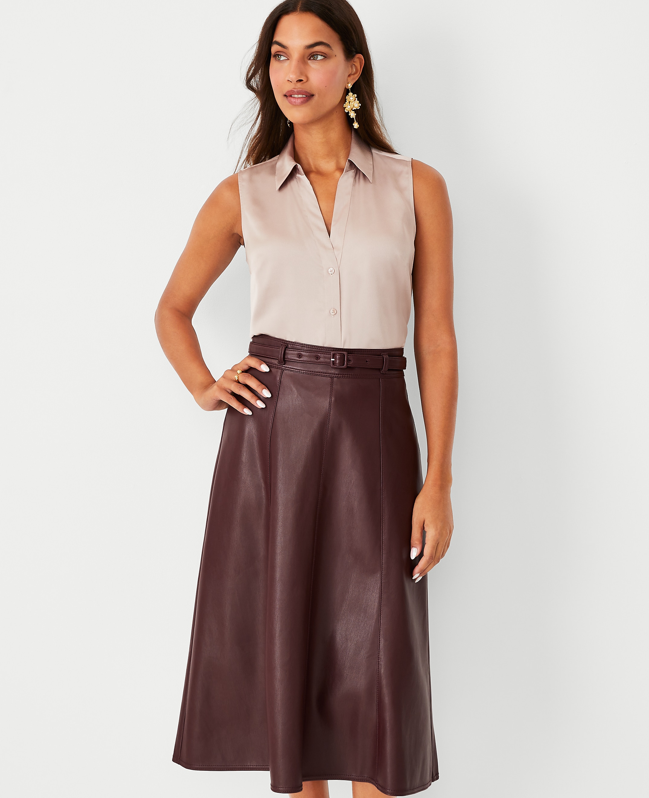 Sleeveless Essential Shirt