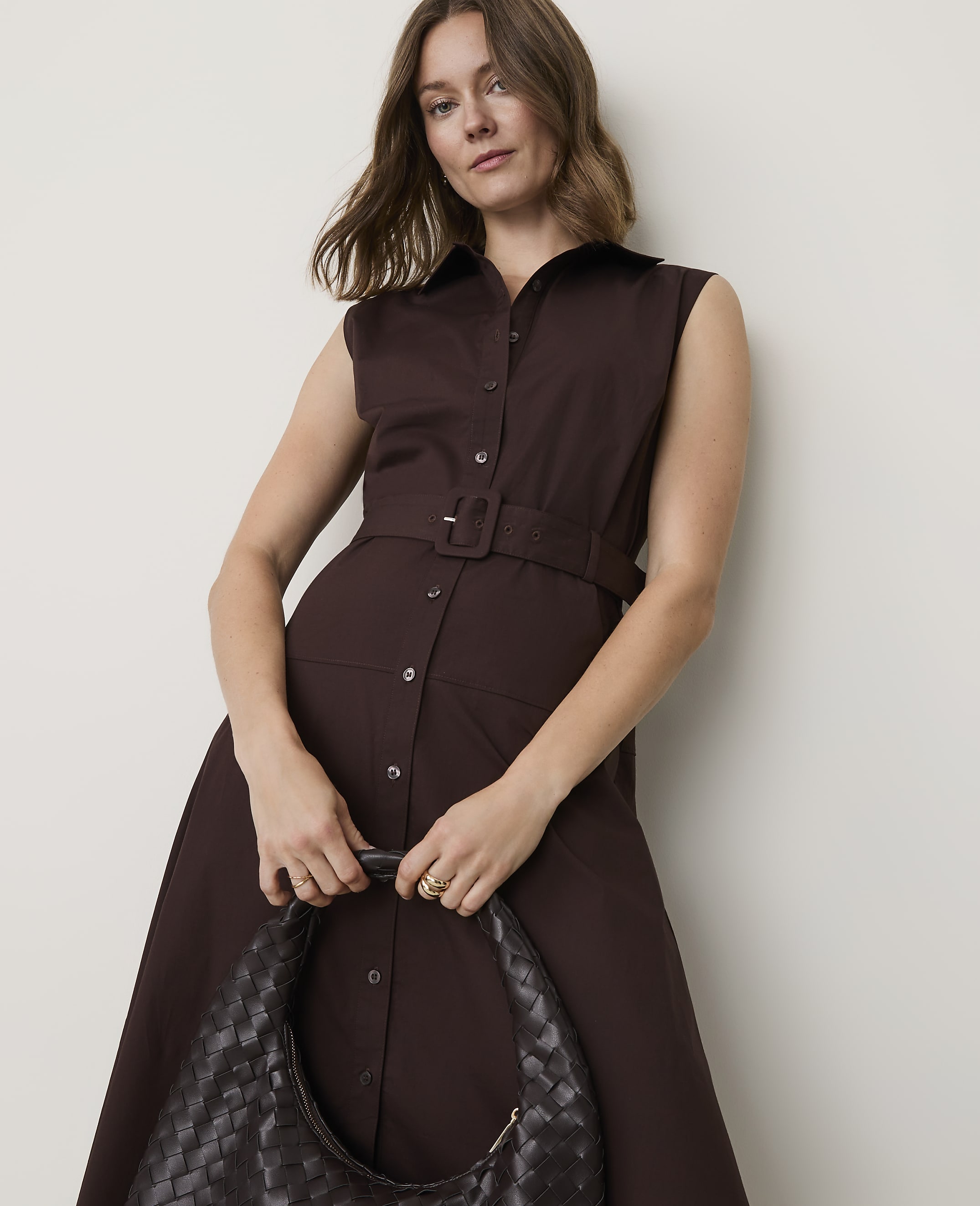 Sleeveless Collared Midi Shirtdress - thumbnail 4