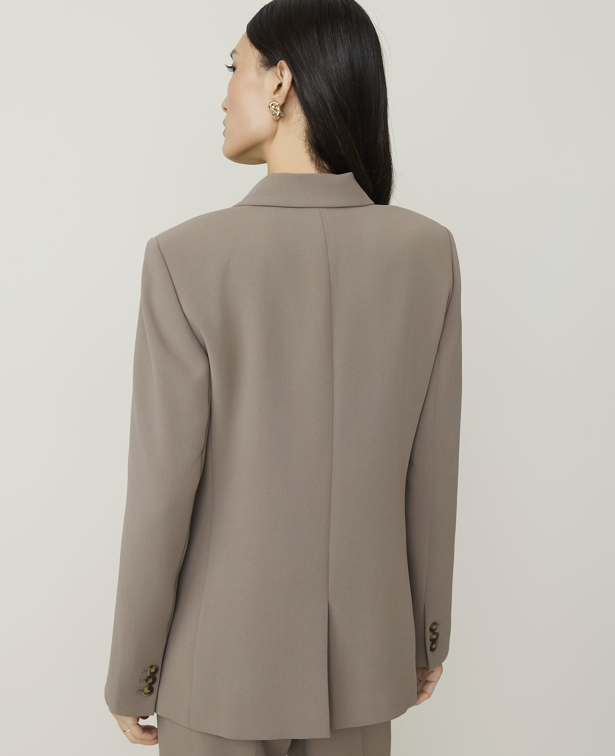 The Greenwich Blazer in Textured Crepe - thumbnail 3
