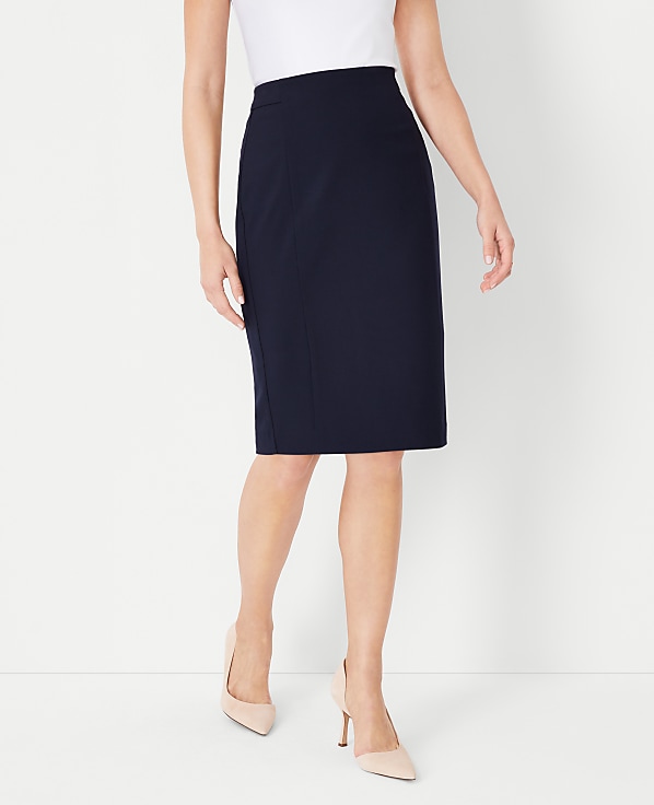 The Seamed Pencil Skirt in Seasonless Stretch