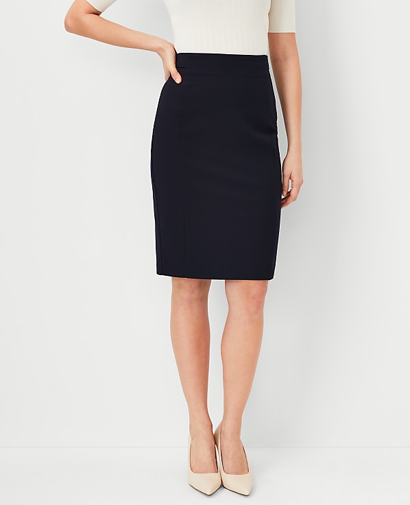 The Seamed Pencil Skirt in Seasonless Stretch &mdash;&nbsp;Curvy Fit