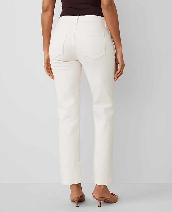 The Petite Straight Jean &mdash; Curvy Fit