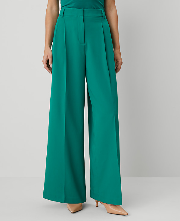The Petite Pleated Wide-Leg Pant