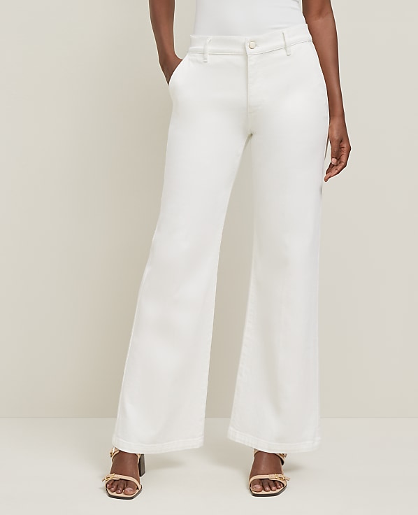 The Refined Wide-Leg Jean