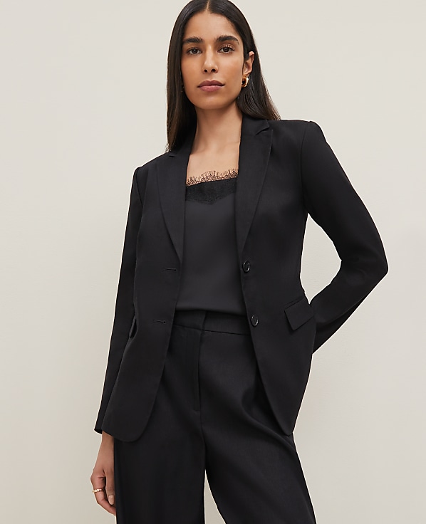 The Petite Notched Two Button Fitted Blazer in Linen Blend