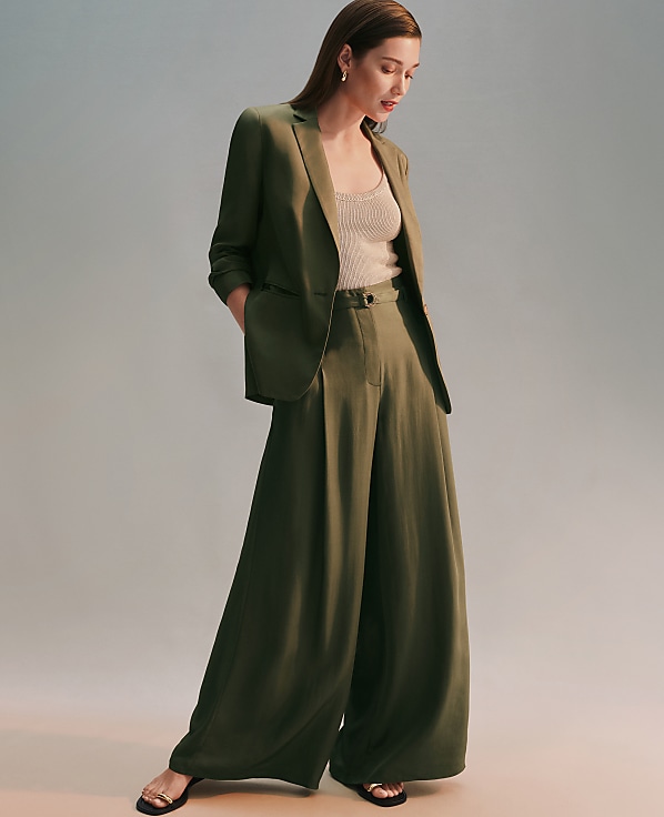 The Petite Statement Wide-Leg Pant