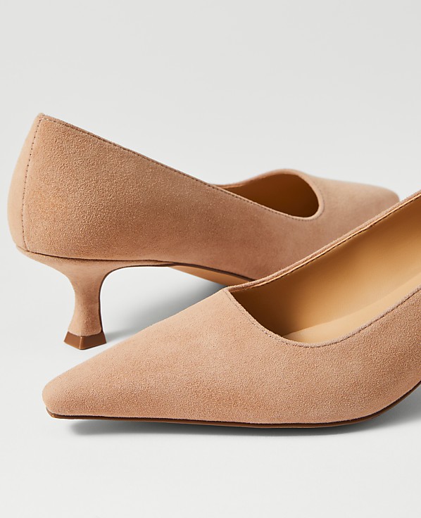 Suede Nip Toe Kitten Heel Pump