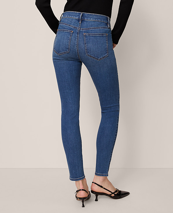 The Skinny Jean in Classic Wash