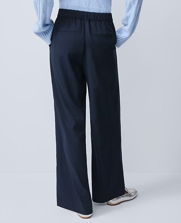 Wide-Leg Jogger Pant