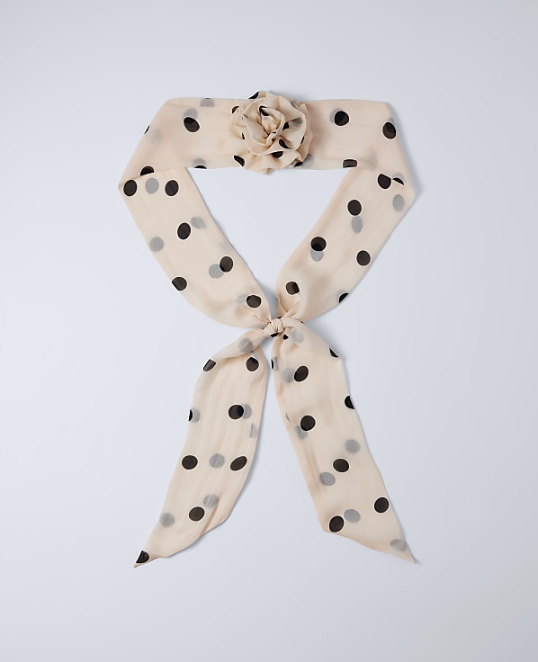 Rosette Scarf