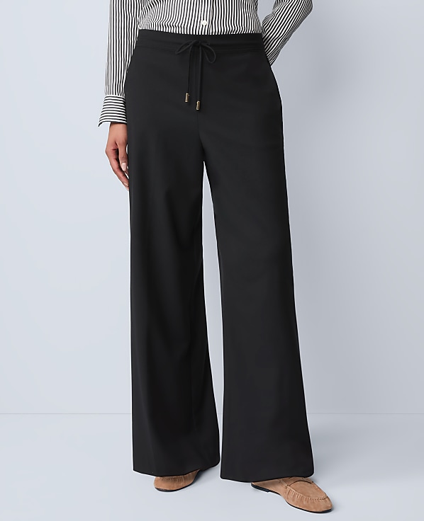 Wide-Leg Jogger Pant