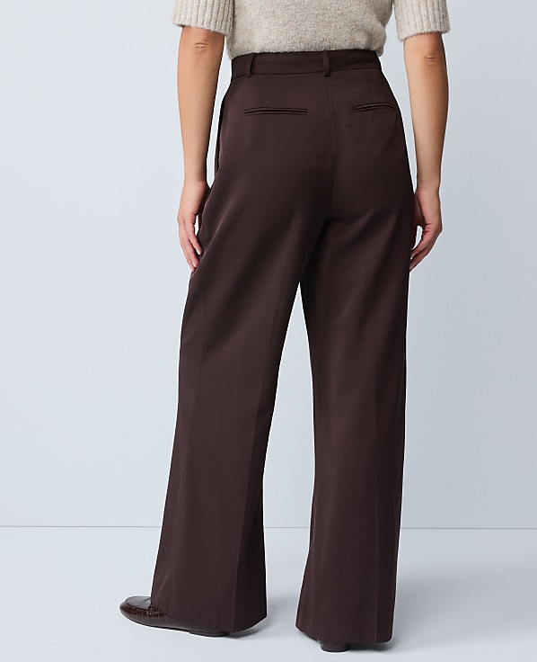 The Petite Modern Wide-Leg Trouser