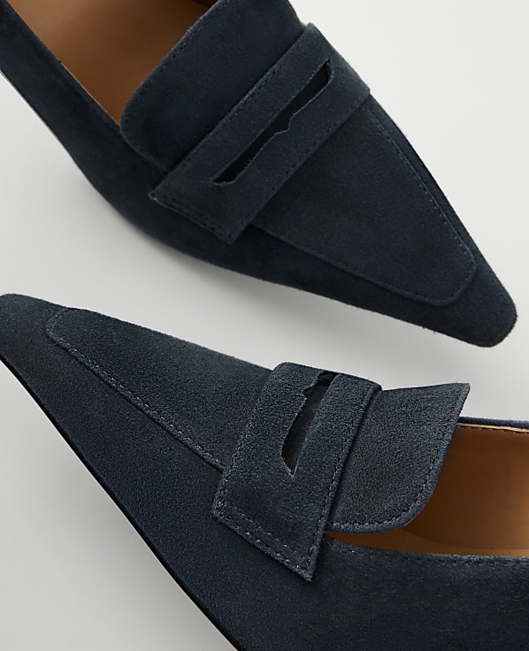Suede Nip Toe Penny Pump