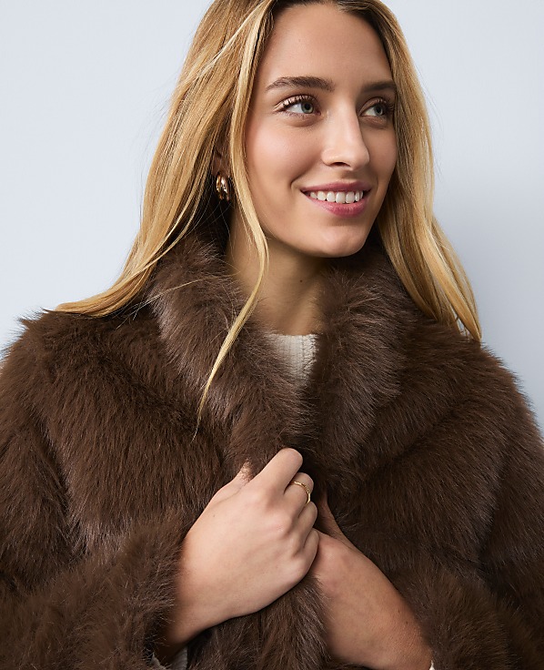 Petite Weekend Faux Fur Short Jacket