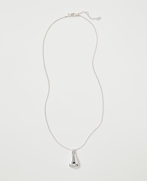 Metal Pendant Necklace