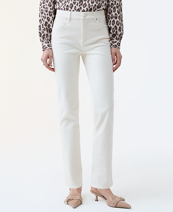 The Petite Slim Jean &mdash; Curvy Fit
