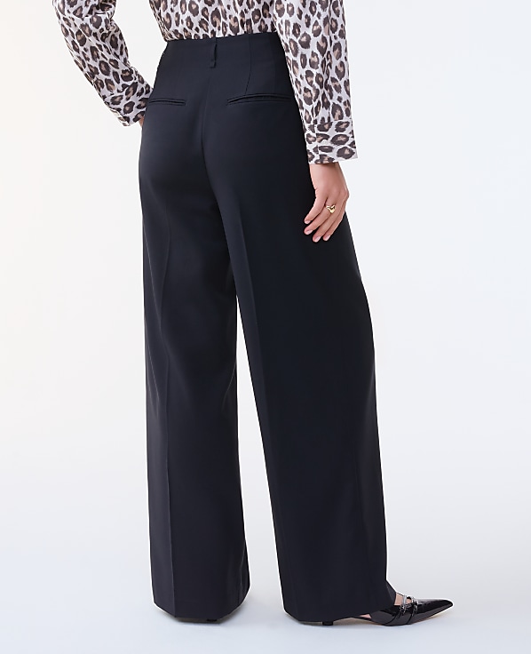 The Pleated Wide-Leg Pant