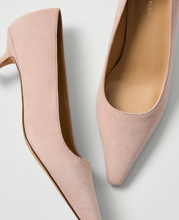 Suede Nip Toe Kitten Heel Pump