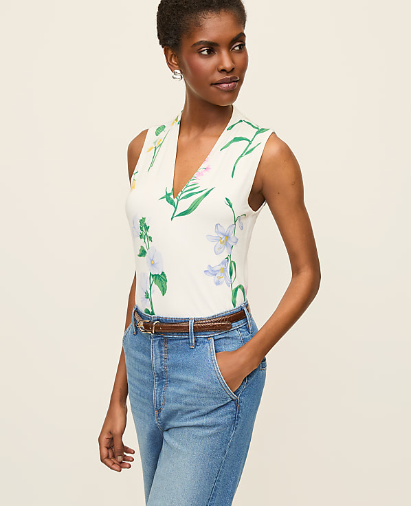 Petite Floral Sleeveless V-Neck Top