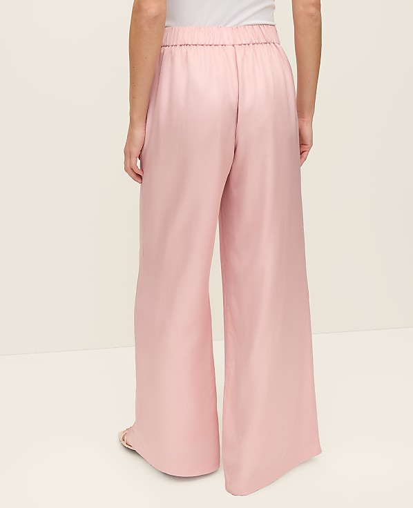 The Petite Easy Wide-Leg Pant