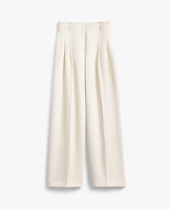 The Petite Pleated Wide-Leg Pant in Textured Crepe