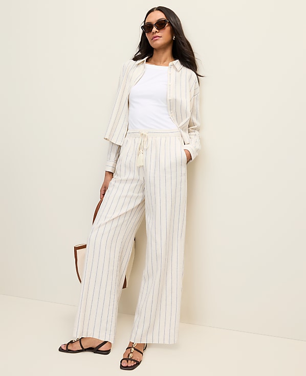 Petite Weekend Striped Easy Fit On Wide-Leg Pant in Linen Blend