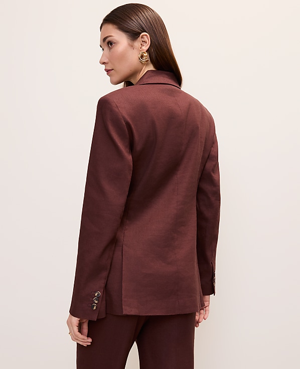The Petite Fitted Long Double Breasted Blazer in Linen Blend