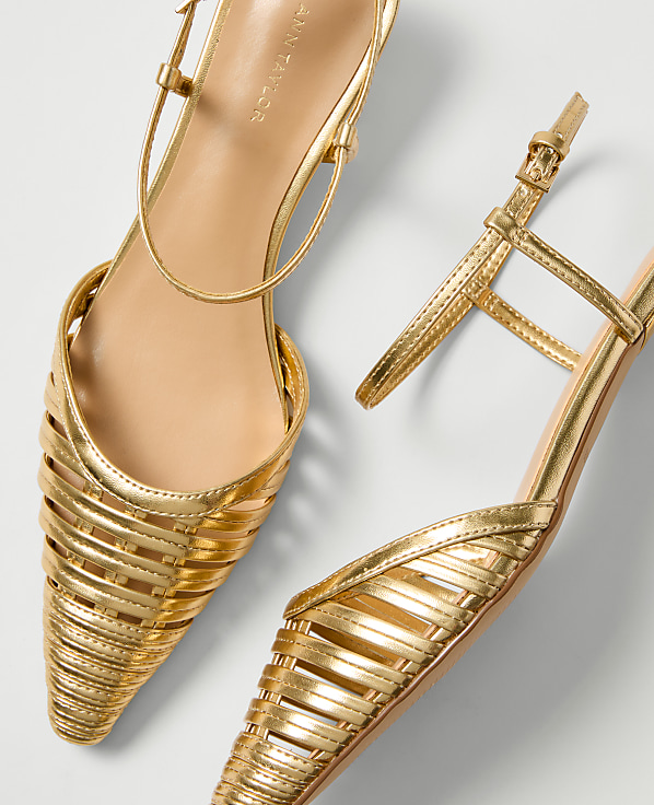 Kitten Heel Pump