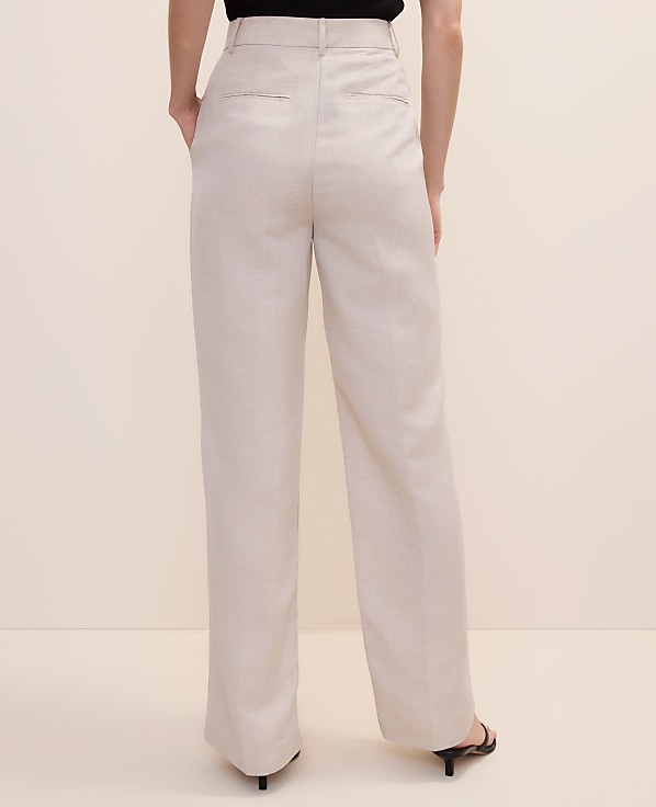 The Petite Pleated Straight Pant in Linen Blend
