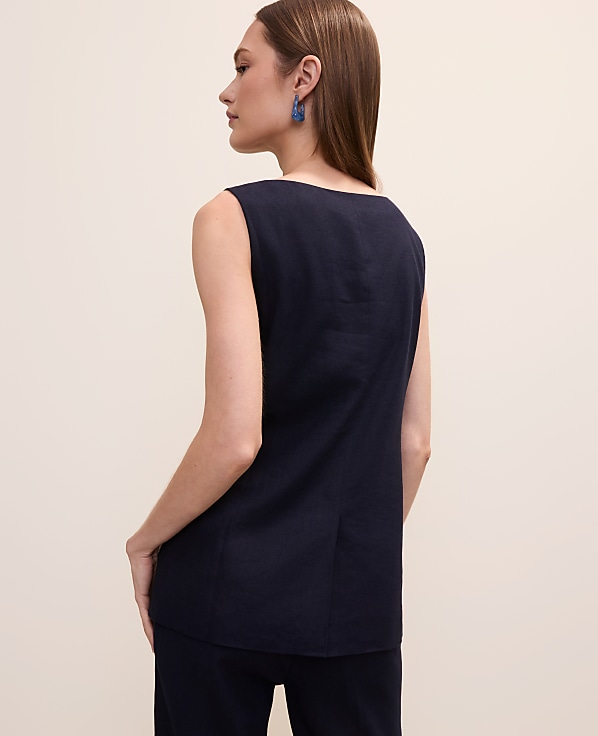 The Long Crew Neck Vest in Linen Blend