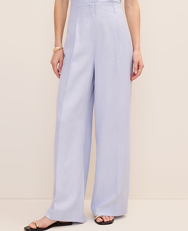Pleated Wide-Leg Pant