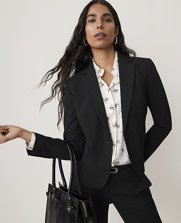 The Petite Notched Single Button Blazer in Seasonless Stretch