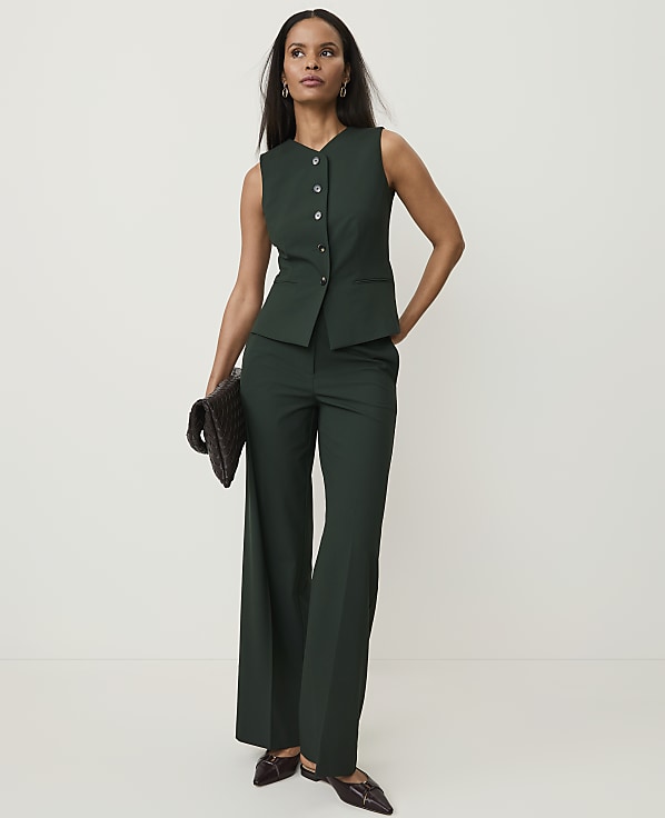 The Petite Fitted V-Neck Vest in Seasonless Stretch