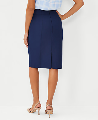 The Seamed Pencil Skirt in Bi-Stretch