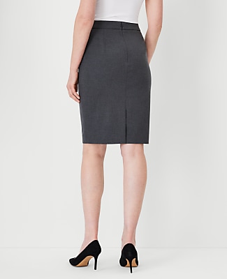 The Tall Seamed Pencil Skirt in Seasonless Stretch