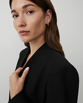 The Collarless Blazer in Seasonless Stretch