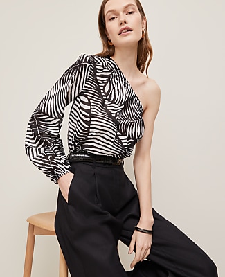 Petite One-Shoulder Blouse in Palm Print