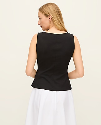 V-Neck Pocket Shell