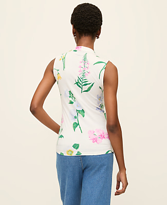 Petite Floral Sleeveless V-Neck Top